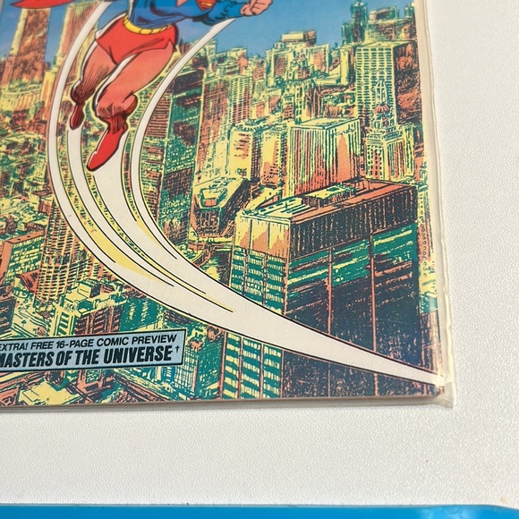 Superboy # 1 16th birthday and supergirl # 1 electrifying issue great condition - Picture 9 of 13